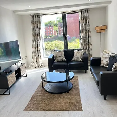 Metro Haven Escape - Elite - Wifi Included - Parking Included *